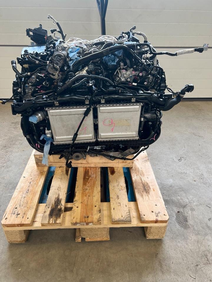 Mercedes Benz W213 E63 AMG V8 Motor 177980 Komplett Engine OM177