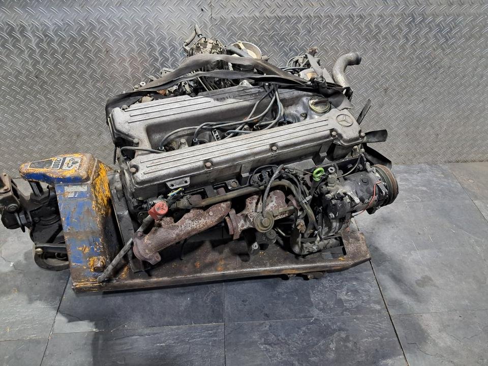 Mercedes W114 W115 W126 280E Motor Engine 110989