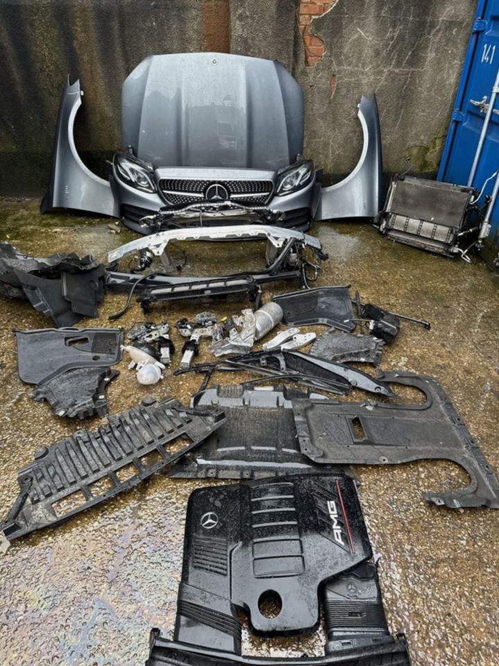 Mercedes W213 E53 AMG Frontpaket Stoßstange Motorhaube Kotflügel