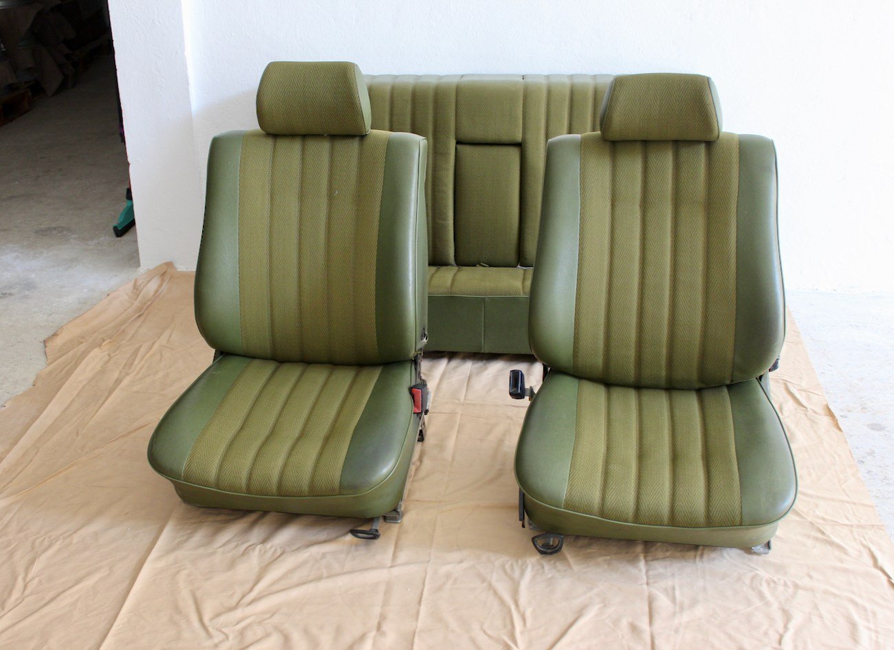 Mercedes-Benz W123 Interior Set – Genuine Mercedes-Benz Parts