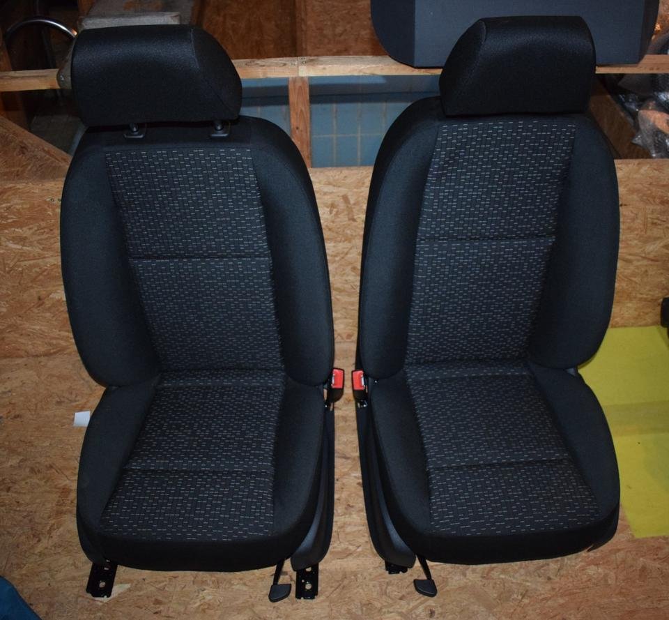 Mercedes-Benz W907 Sprinter seats – Genuine Mercedes-Benz Parts